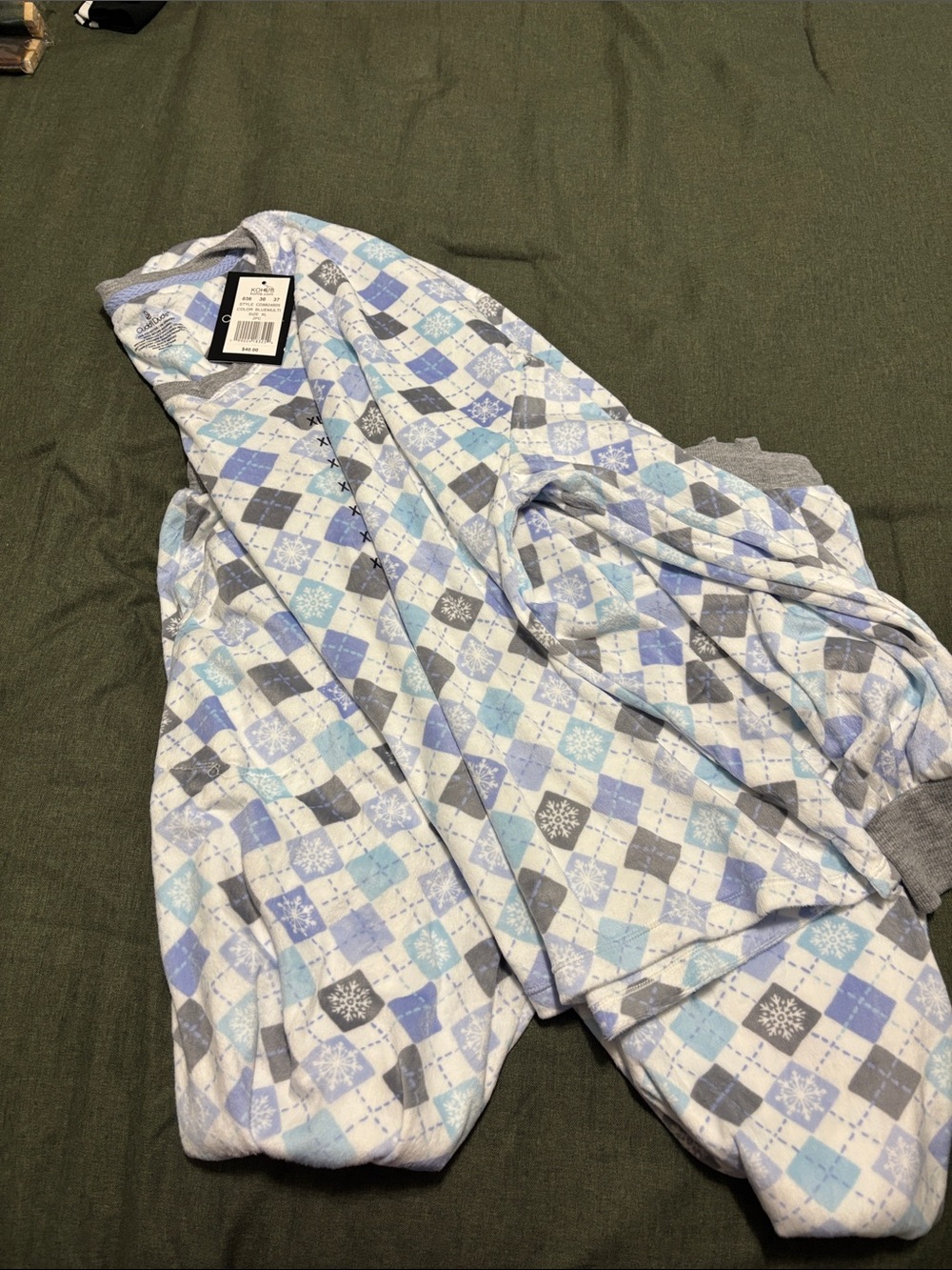 Cuddl Duds Blue, Light Blue and Gray Argyle Snowflake Pajama Set super soft